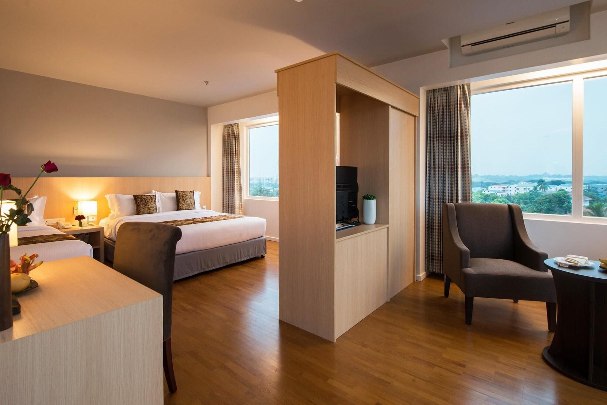 Wyne Hotel Yangon Exterior foto